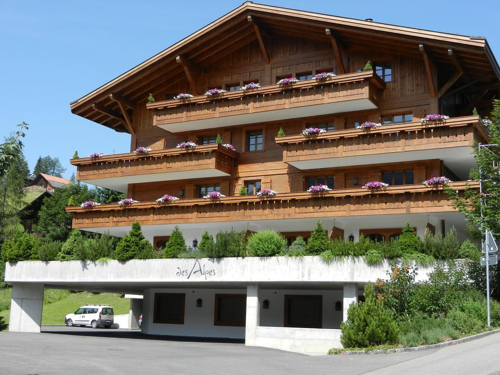 Hotel Des Alpes Superieur Gstaad Bagian luar foto