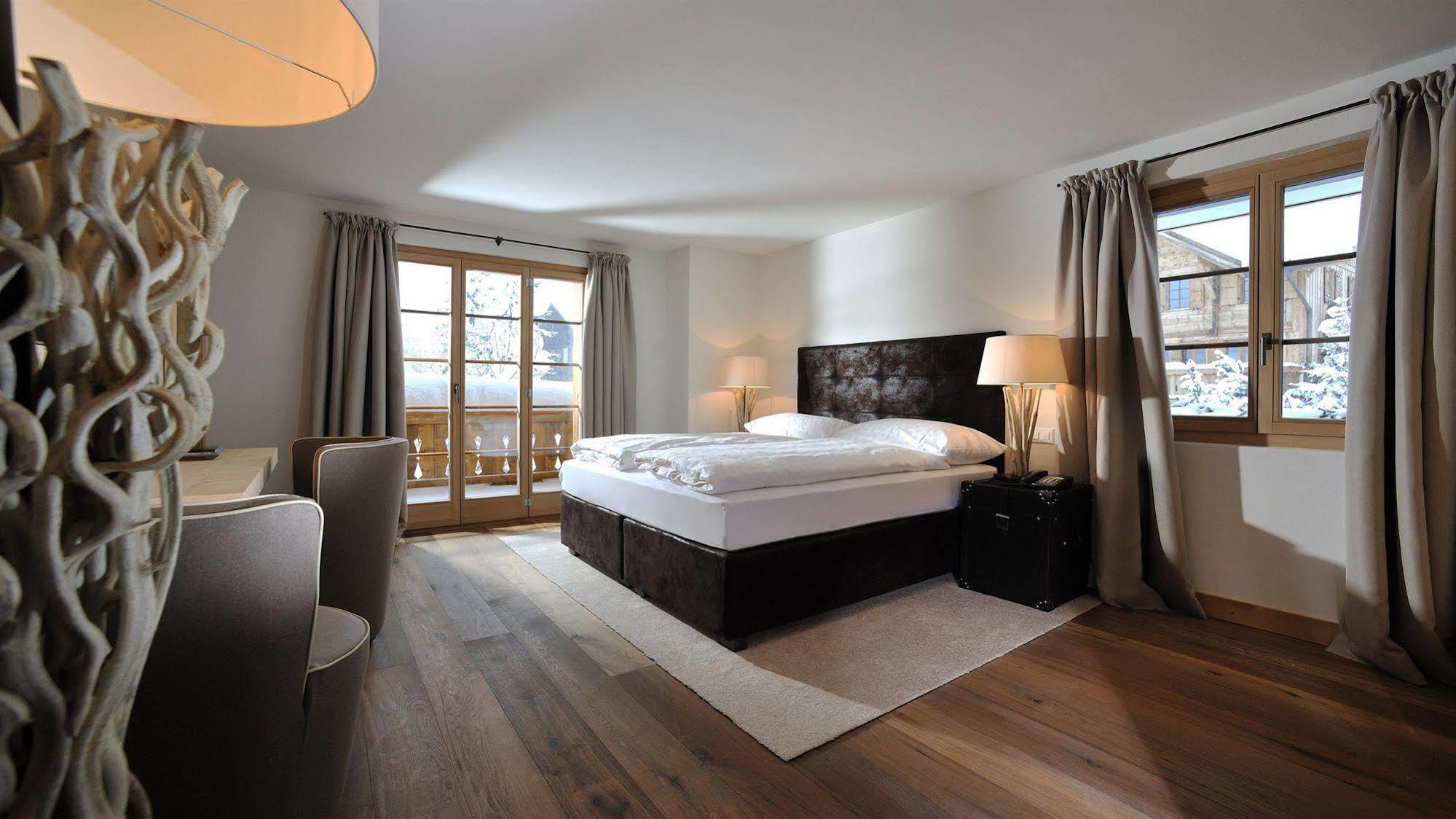 Hotel Des Alpes Superieur Gstaad Bagian luar foto