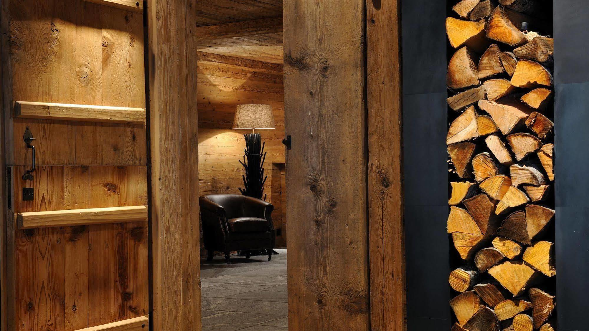 Hotel Des Alpes Superieur Gstaad Bagian luar foto